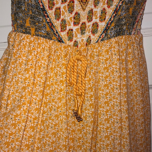 Yellow patterned romper - Picture 2 of 3
